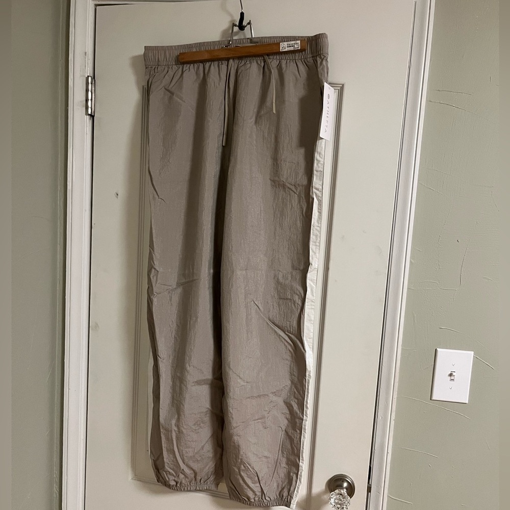 Athleta Daybreak Parachute Pants - size large tall - Picture 2 of 4
